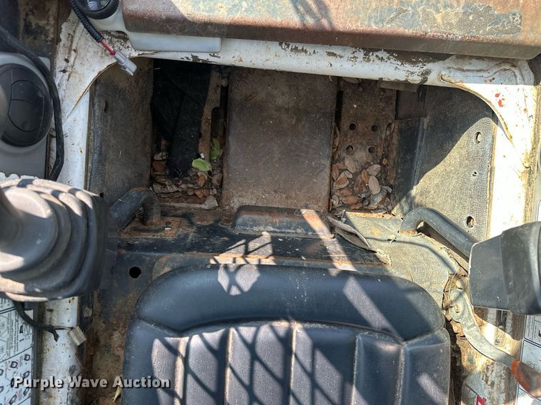 image for item MB9588 2006 Bobcat T300  tracked skid steer loader