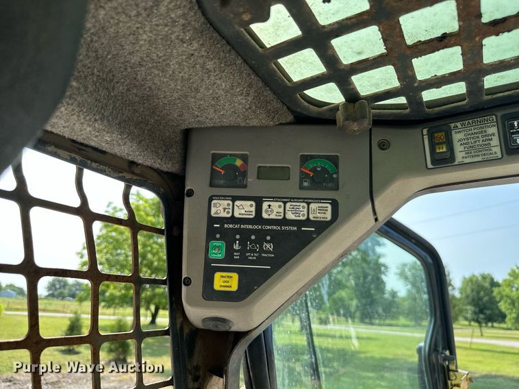 image for item MB9588 2006 Bobcat T300  tracked skid steer loader