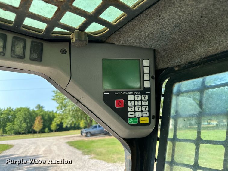 image for item MB9588 2006 Bobcat T300  tracked skid steer loader