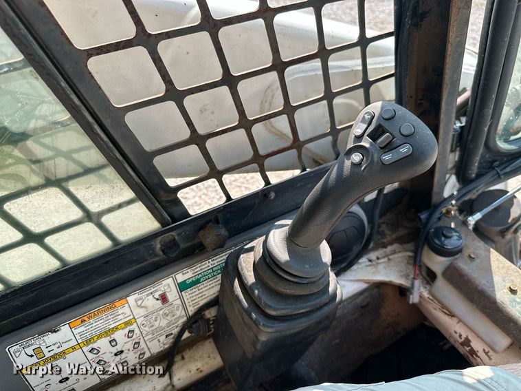 image for item MB9588 2006 Bobcat T300  tracked skid steer loader