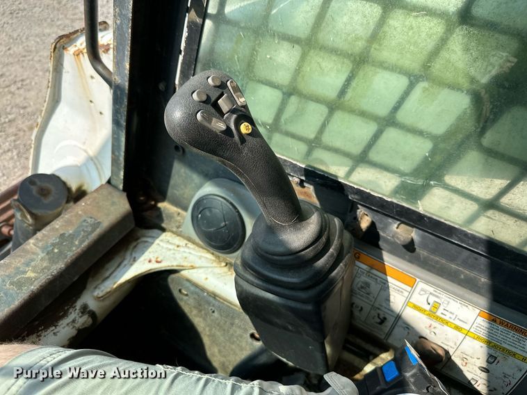 image for item MB9588 2006 Bobcat T300  tracked skid steer loader