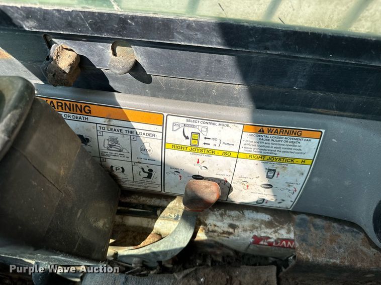 image for item MB9588 2006 Bobcat T300  tracked skid steer loader