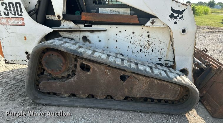 image for item MB9588 2006 Bobcat T300  tracked skid steer loader
