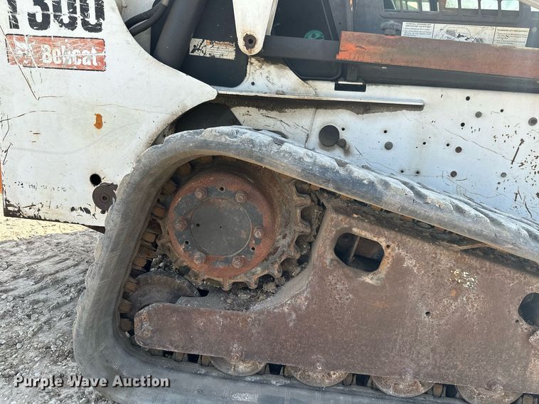 image for item MB9588 2006 Bobcat T300  tracked skid steer loader