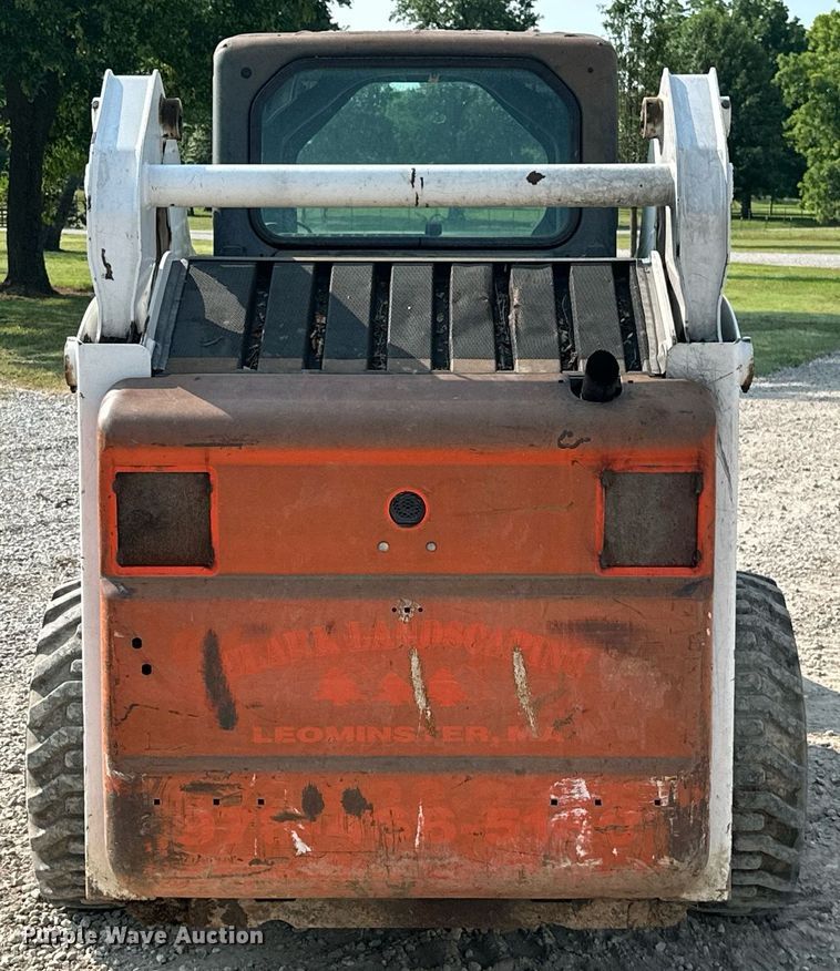 image for item MB9589 2004 Bobcat S185  skid steer loader