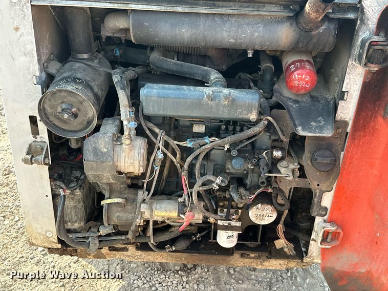 image for item MB9589 2004 Bobcat S185  skid steer loader