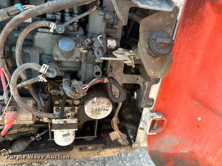 image for item MB9589 2004 Bobcat S185  skid steer loader