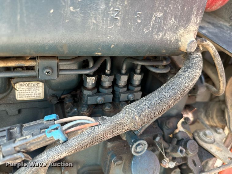 image for item MB9589 2004 Bobcat S185  skid steer loader