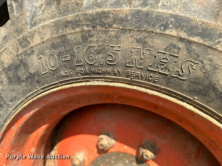 image for item MB9589 2004 Bobcat S185  skid steer loader