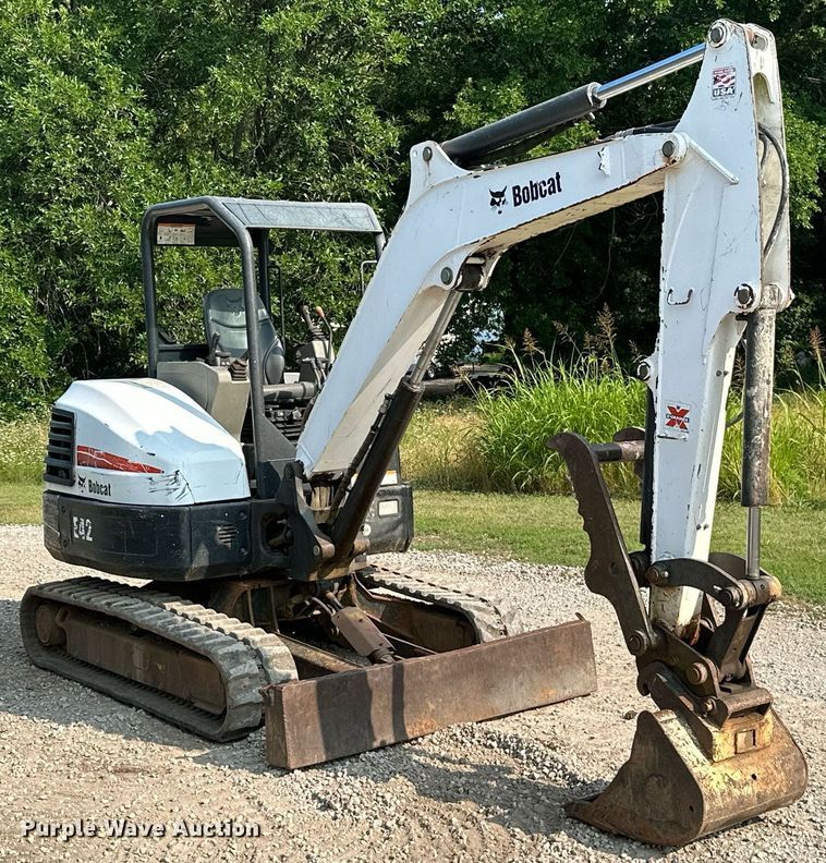 image for item MB9590 2013 Bobcat E42  mini excavator