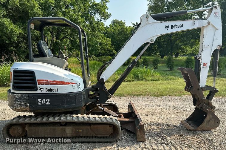 image for item MB9590 2013 Bobcat E42  mini excavator