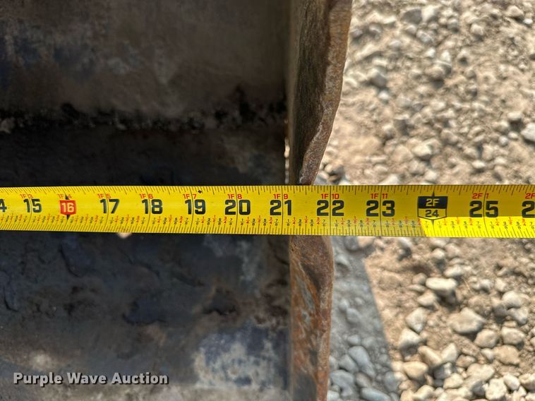 image for item MB9590 2013 Bobcat E42  mini excavator