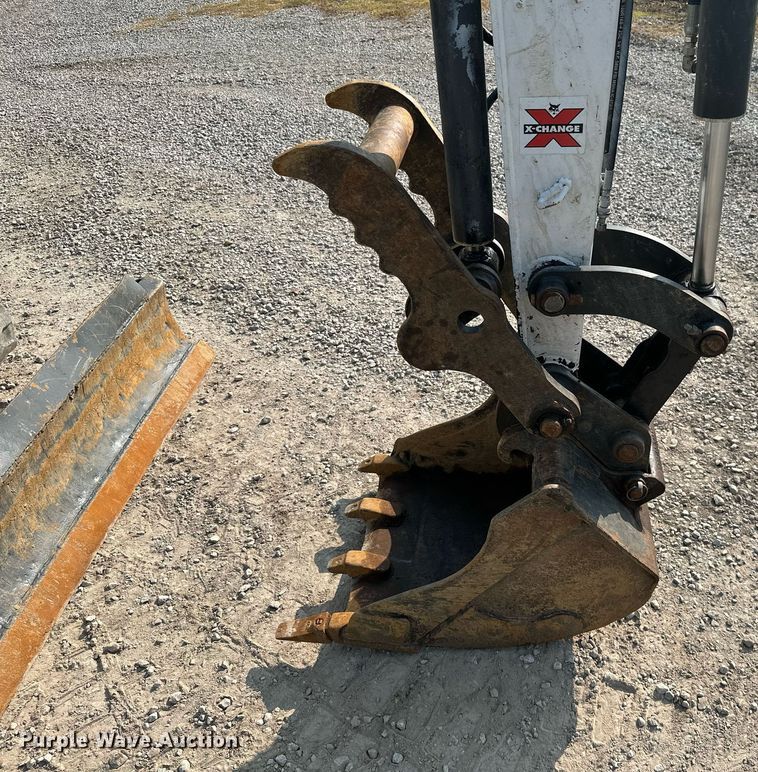 image for item MB9591 2011 Bobcat E42  mini excavator