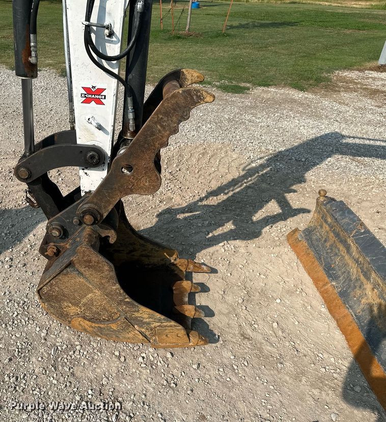 image for item MB9591 2011 Bobcat E42  mini excavator