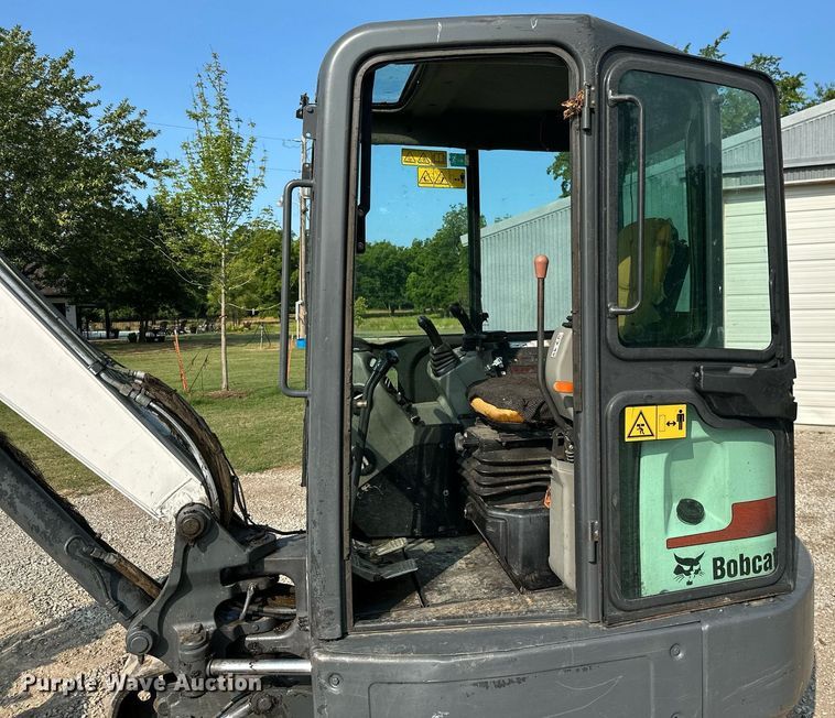 image for item MB9591 2011 Bobcat E42  mini excavator