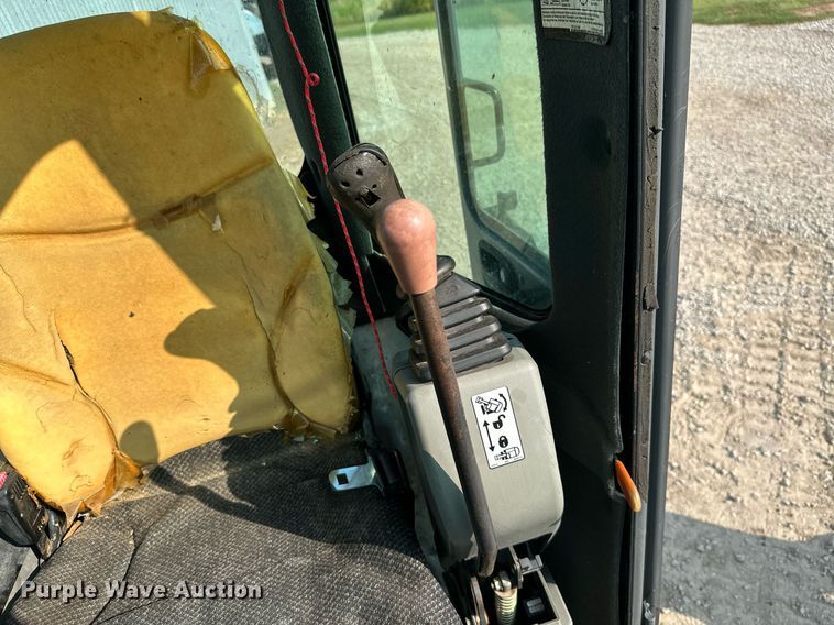 image for item MB9591 2011 Bobcat E42  mini excavator