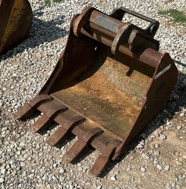 image for item MB9595 2016 Geith MX3HD  22"W excavator bucket