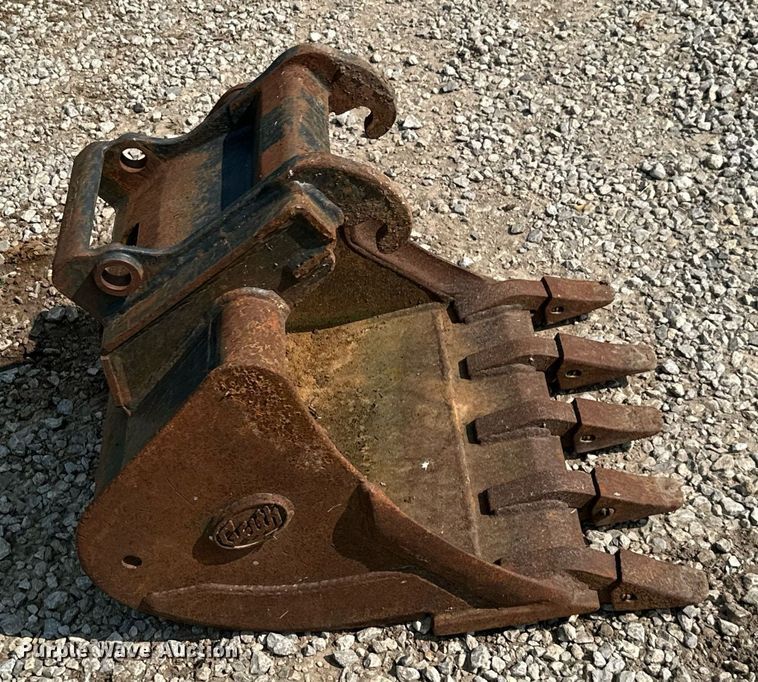 image for item MB9595 2016 Geith MX3HD  22"W excavator bucket