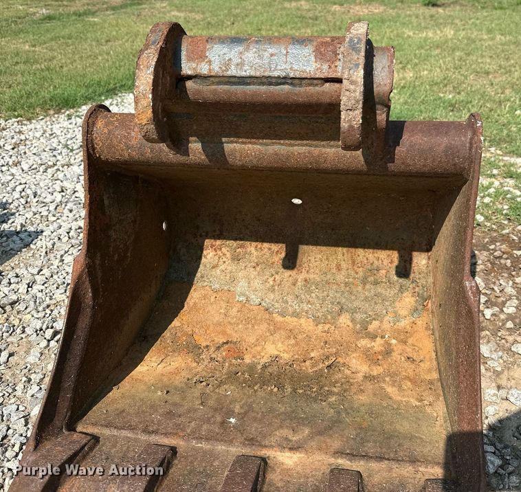 image for item MB9595 2016 Geith MX3HD  22"W excavator bucket