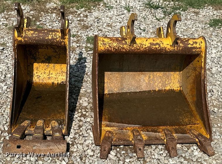 image for item MB9596 (2) John Deere excavator buckets