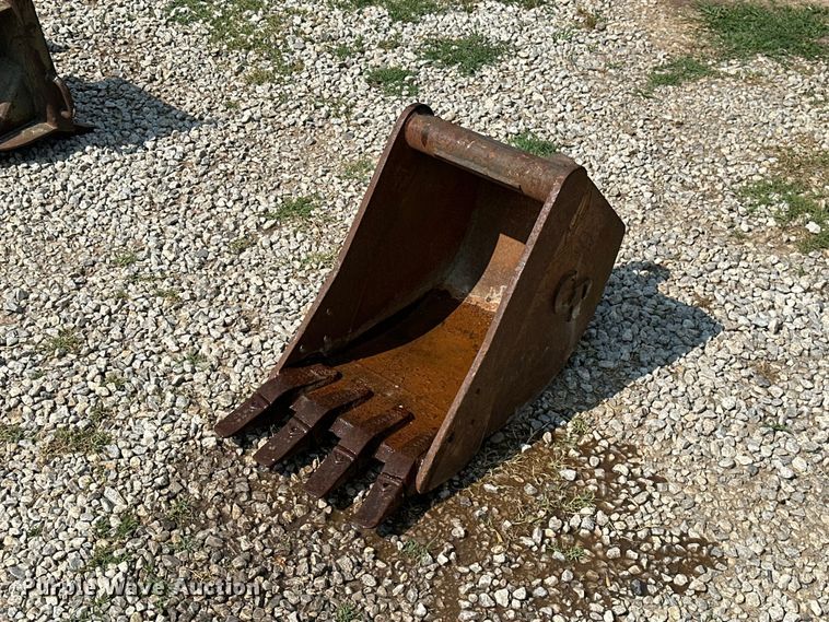 image for item MB9597 CP  14"W excavator bucket