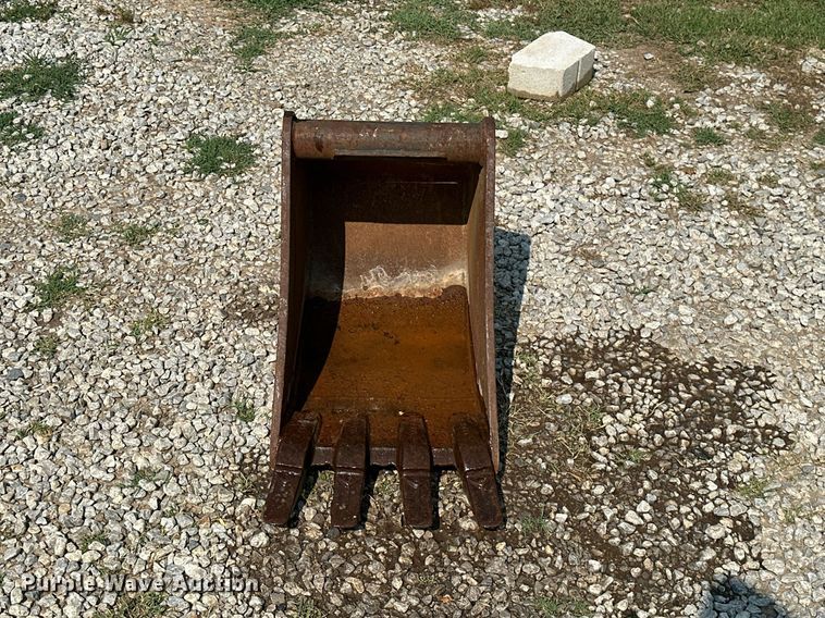 image for item MB9597 CP  14"W excavator bucket