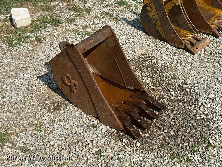 image for item MB9597 CP  14"W excavator bucket