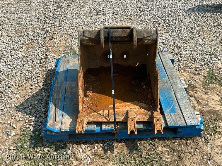 image for item MB9600 Bobcat  24"W excavator bucket