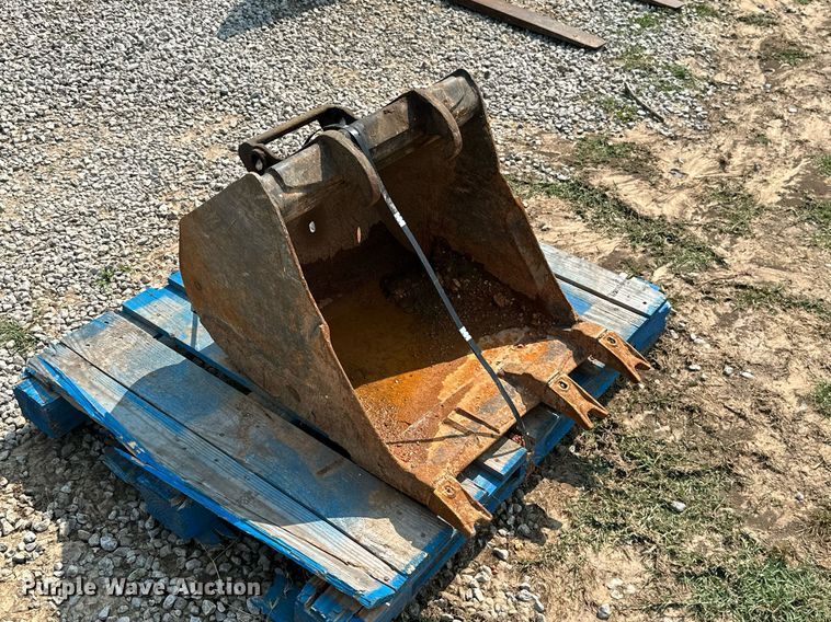 image for item MB9600 Bobcat  24"W excavator bucket