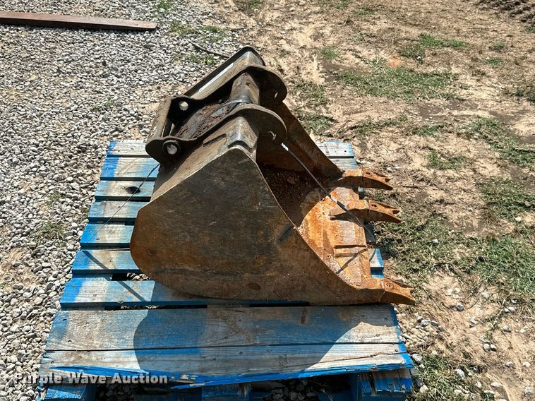 image for item MB9600 Bobcat  24"W excavator bucket