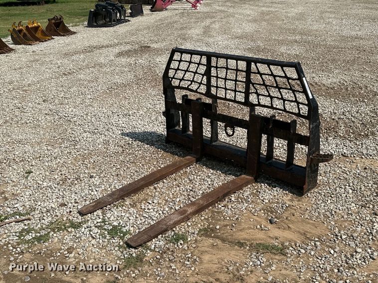 image for item MB9601 48"L skid steer forks