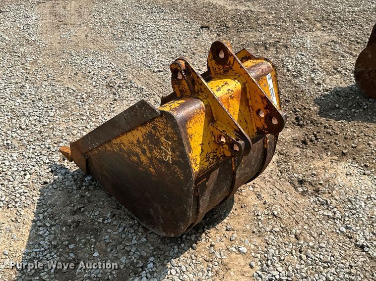 image for item MB9602 22"W excavator bucket