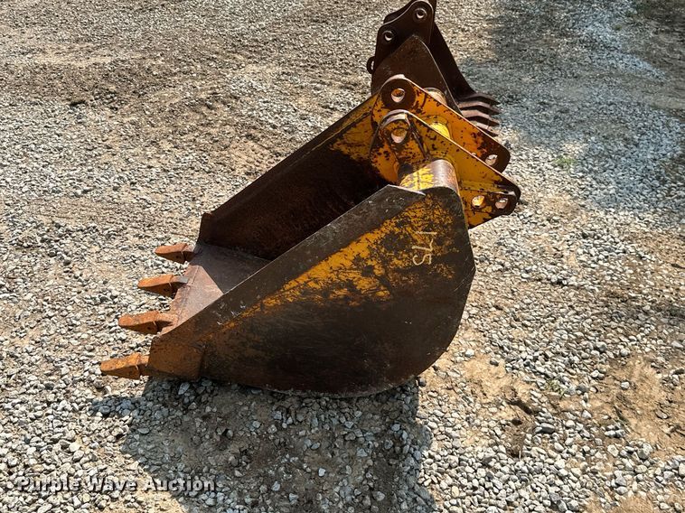 image for item MB9602 22"W excavator bucket