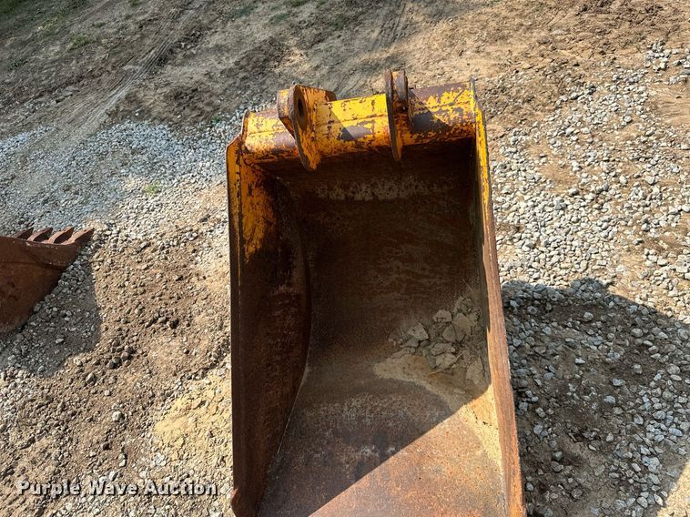 image for item MB9602 22"W excavator bucket