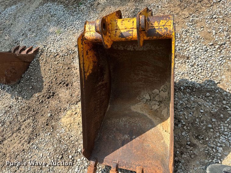 image for item MB9602 22"W excavator bucket
