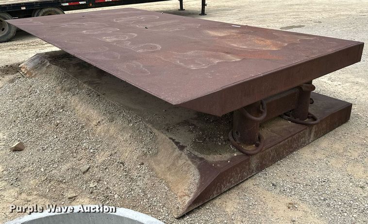 image for item MB9617 Trench box