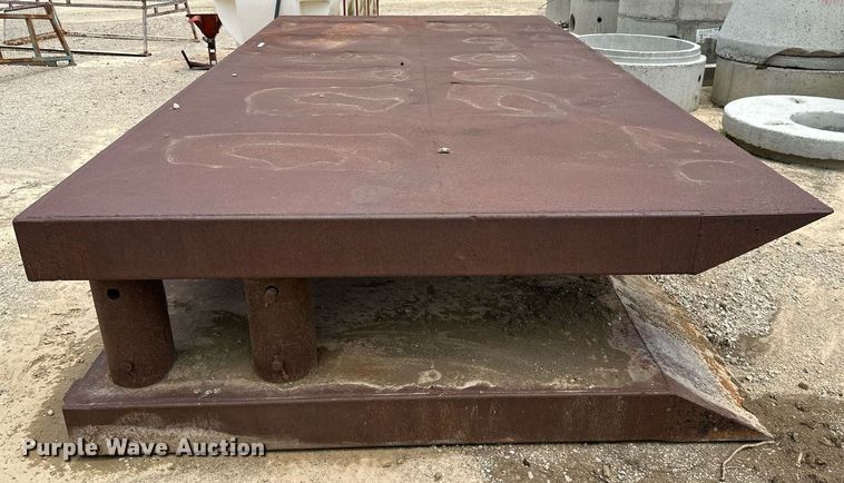 image for item MB9617 Trench box