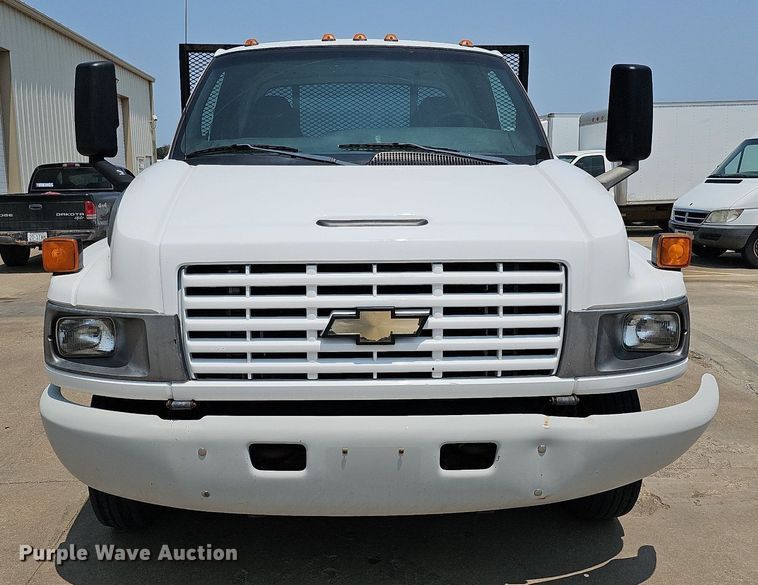 image for item MD9870 2006 GMC C4500  flatbed truck