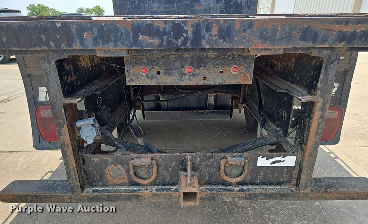 image for item MD9870 2006 GMC C4500  flatbed truck