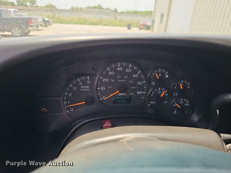 image for item MD9870 2006 GMC C4500  flatbed truck