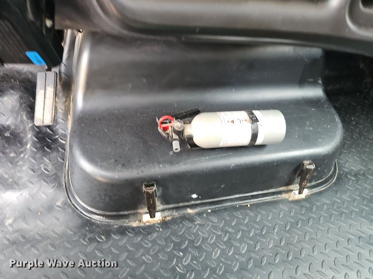 image for item MD9870 2006 GMC C4500  flatbed truck