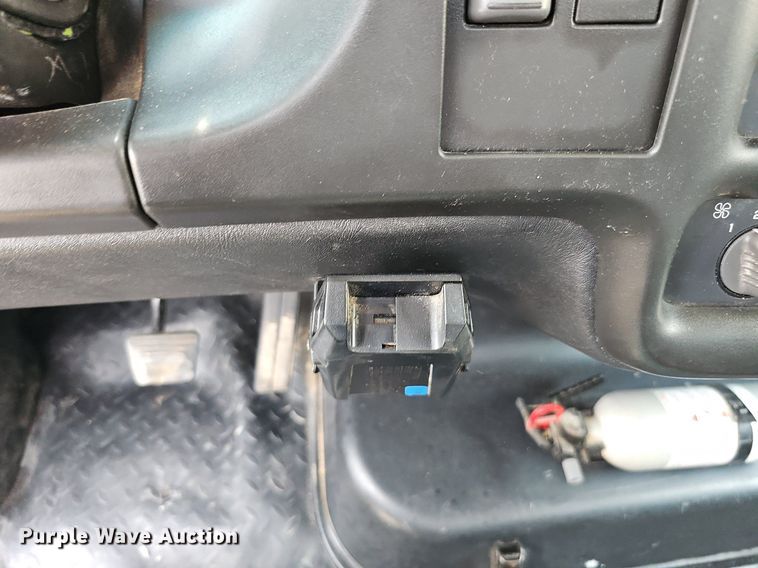 image for item MD9870 2006 GMC C4500  flatbed truck