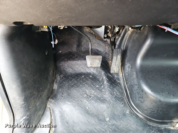 image for item MD9870 2006 GMC C4500  flatbed truck