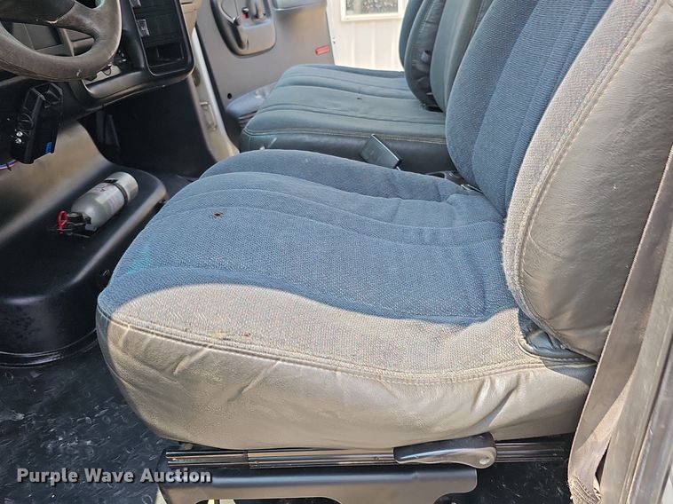 image for item MD9870 2006 GMC C4500  flatbed truck