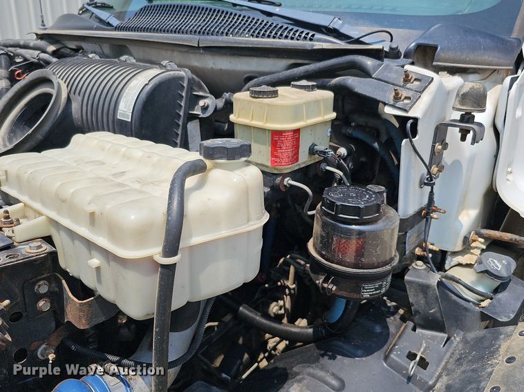 image for item MD9870 2006 GMC C4500  flatbed truck