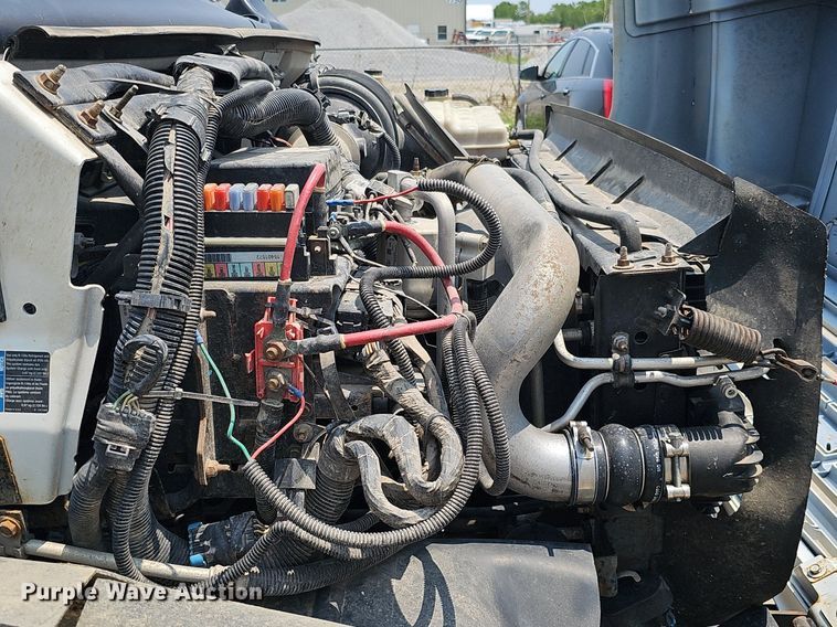 image for item MD9870 2006 GMC C4500  flatbed truck