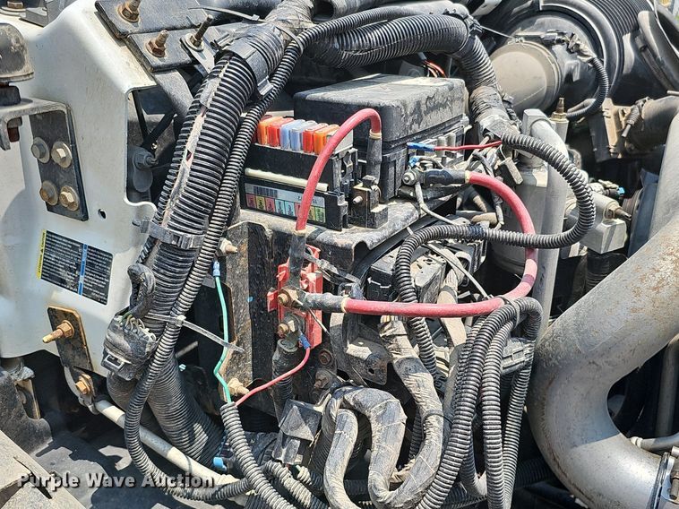 image for item MD9870 2006 GMC C4500  flatbed truck