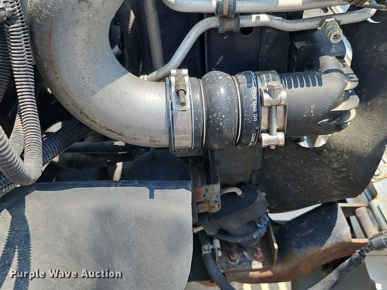 image for item MD9870 2006 GMC C4500  flatbed truck