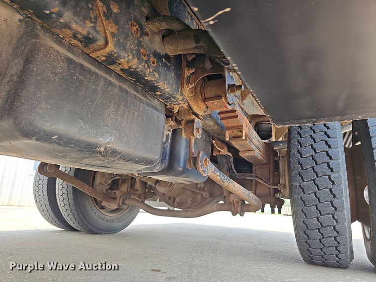 image for item MD9870 2006 GMC C4500  flatbed truck