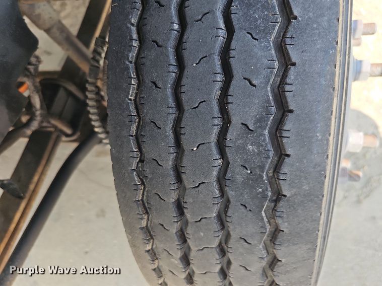 image for item MD9870 2006 GMC C4500  flatbed truck